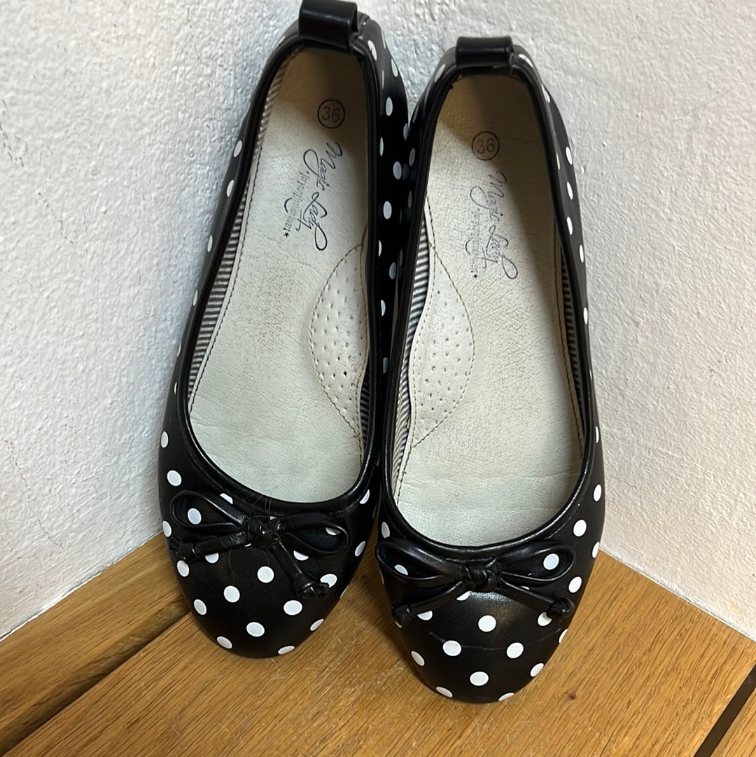 Damen elegante Schuhe in schwarz mit weißen Punkten  von Magic Lady in Größe 36
